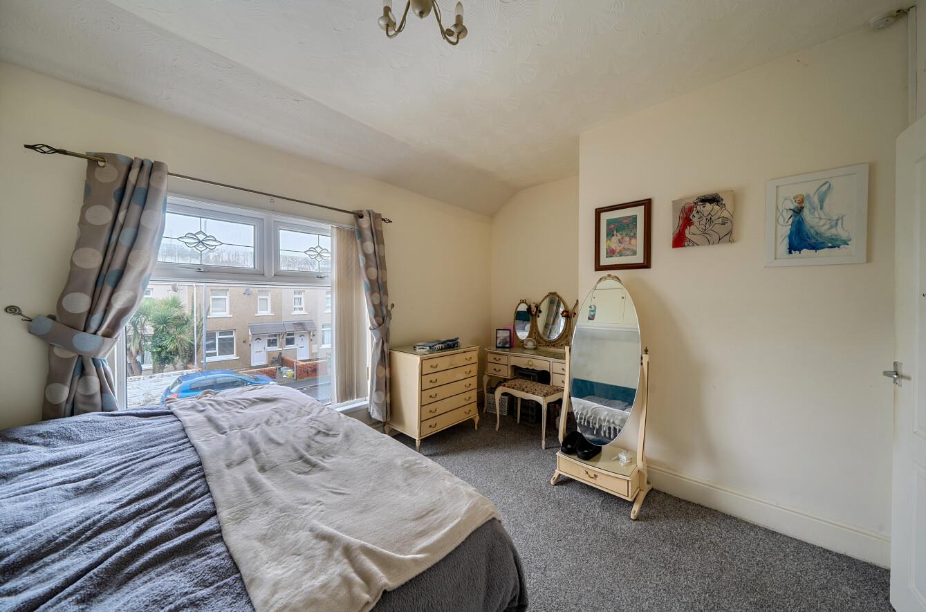 Heol Tregoning, Llanelli, SA15 2BD